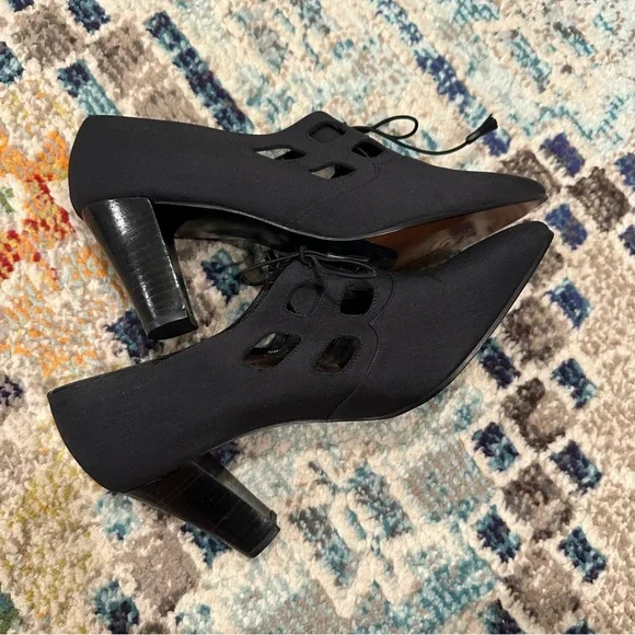 Stuart Weitzman Black Cutout Lace-Up Heels Size 8 - Picture 5 of 6